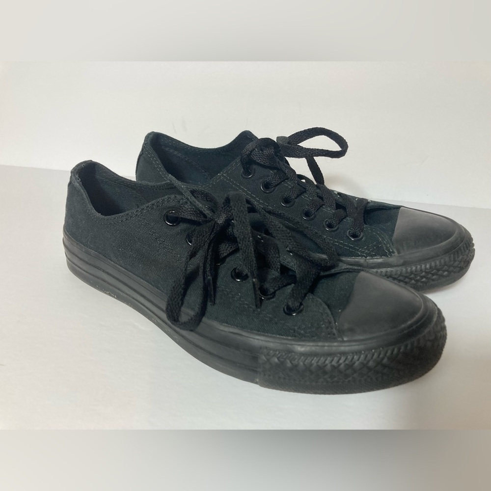 Converse All Star black sneakers shoes flats size women’s 7 Men’s 5